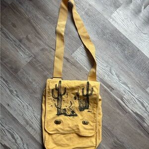 Unique yellow and black crossbody bag with a western vibe, see photos for flaws